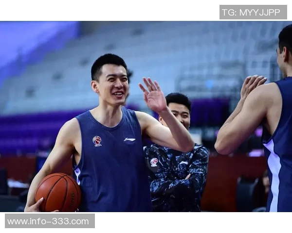 北京全运男篮热身赛大胜北控新外援雷吉佩里与西布龙首次亮相