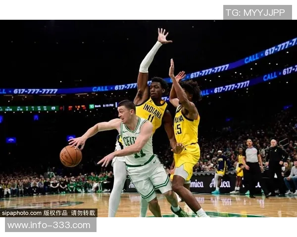 杰伦布朗高效表现三分球火力全开助力球队获胜